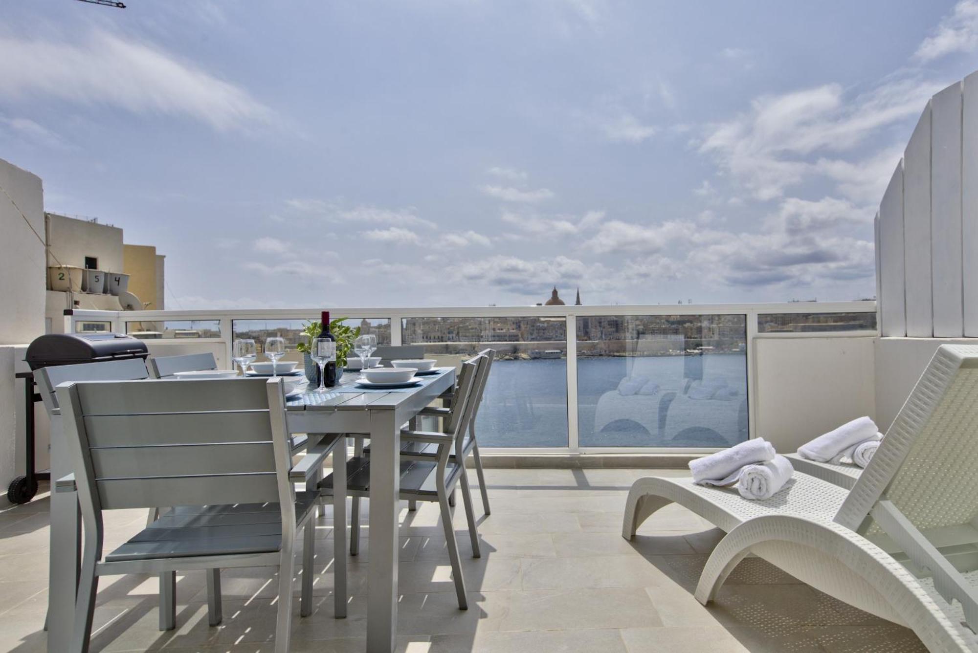 Bastions Seaview Apartments And Duplex Penthouse In Sliema By Shortletsmalta Exteriör bild