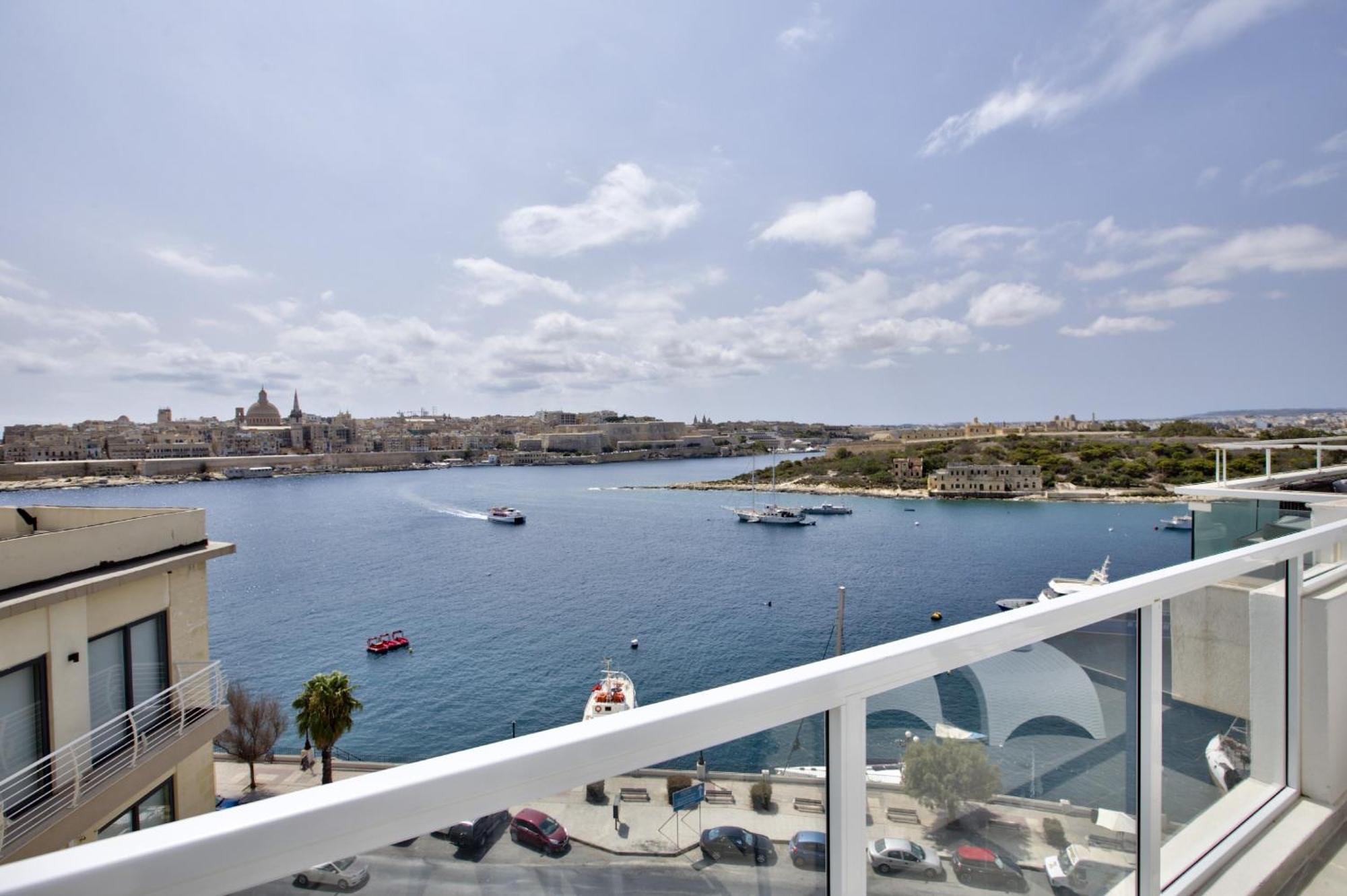 Bastions Seaview Apartments And Duplex Penthouse In Sliema By Shortletsmalta Exteriör bild